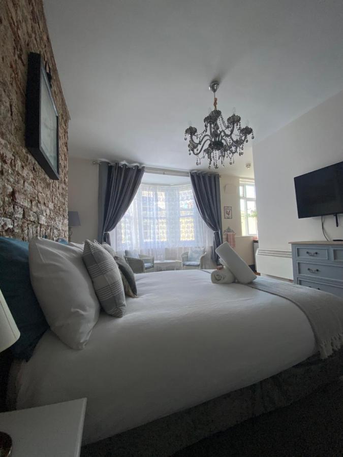 Crow's Nest * Hove